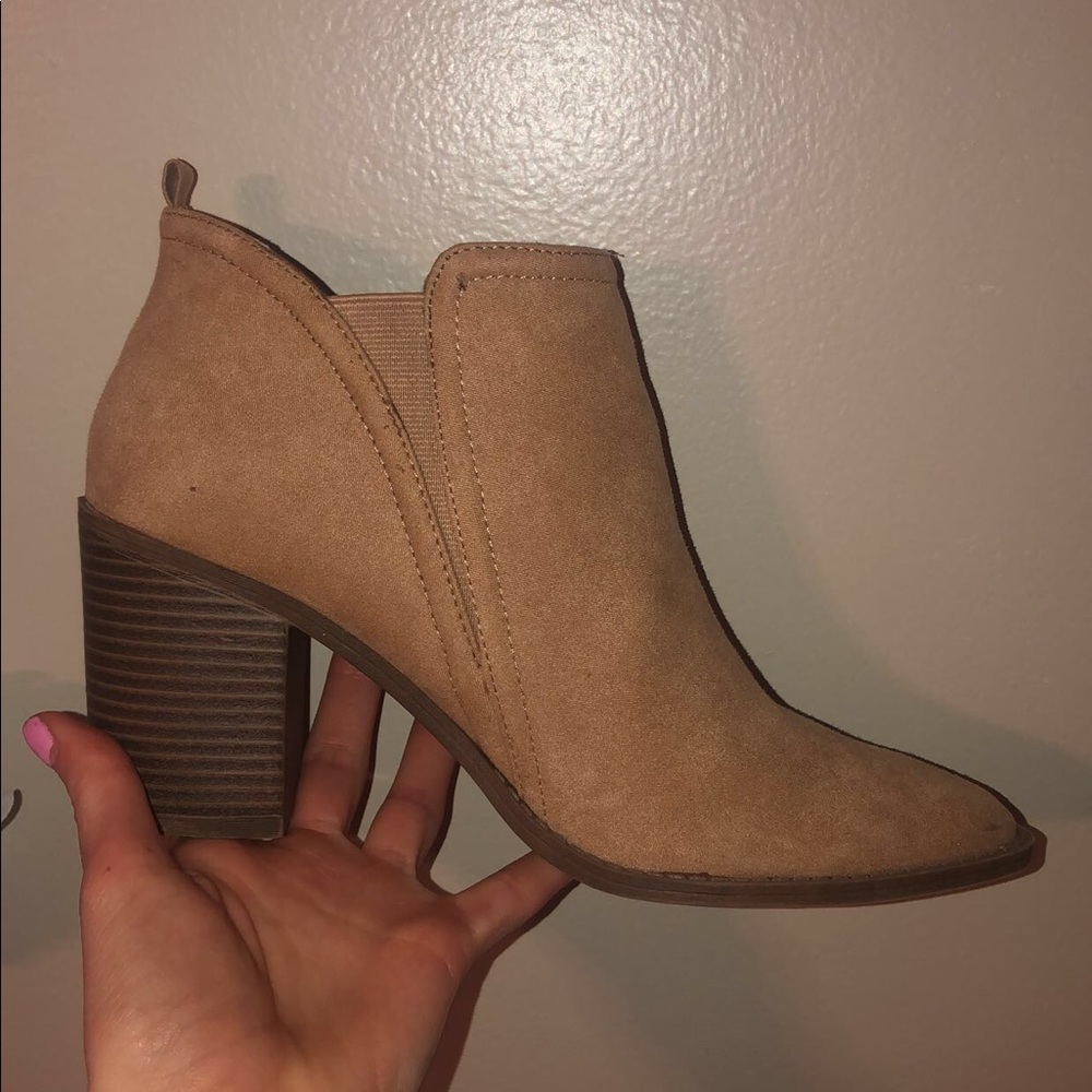 Francescas suede heeled booties Women’s Size 8